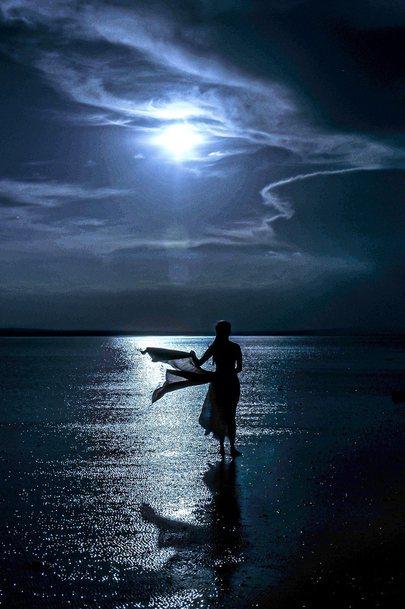 And I can feel it coming in the air tonight - TZGL, 2012