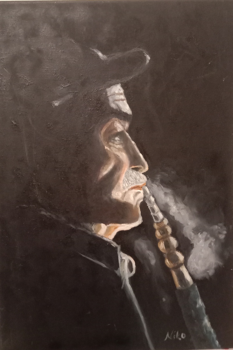 Uomo che fuma il narghilè